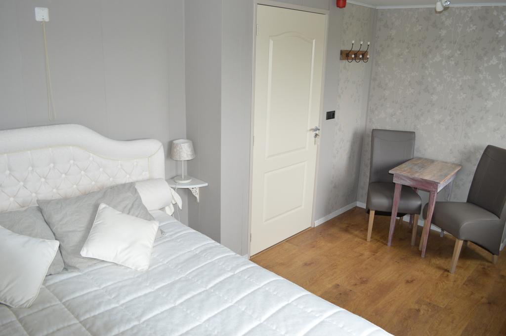 Huize Ouwervelden Bed & Breakfast Wouwsche Plantage Room photo