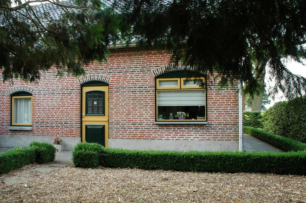 Huize Ouwervelden Bed & Breakfast Wouwsche Plantage Exterior photo